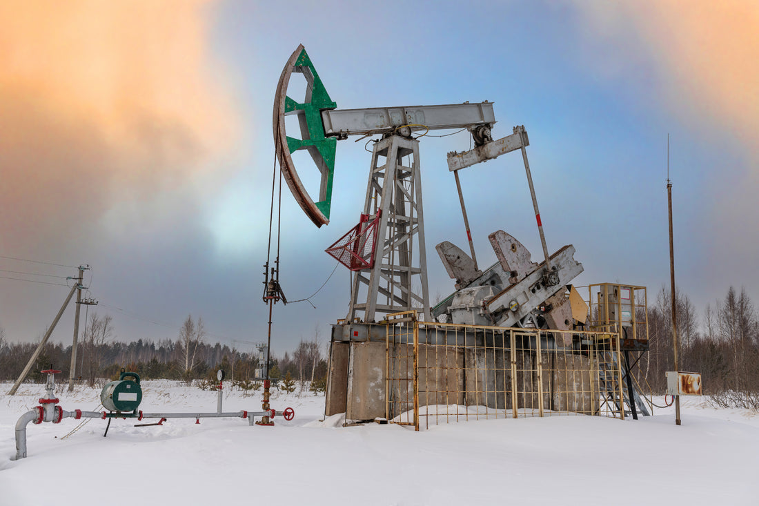 Fighting the Elements: Protecting Oil & Gas Totes from Weather Extremes